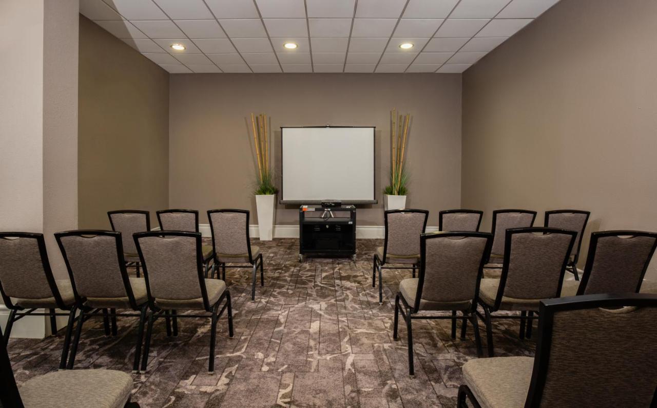 Pomeroy Hotel & Conference Centre Grande Prairie Bagian luar foto