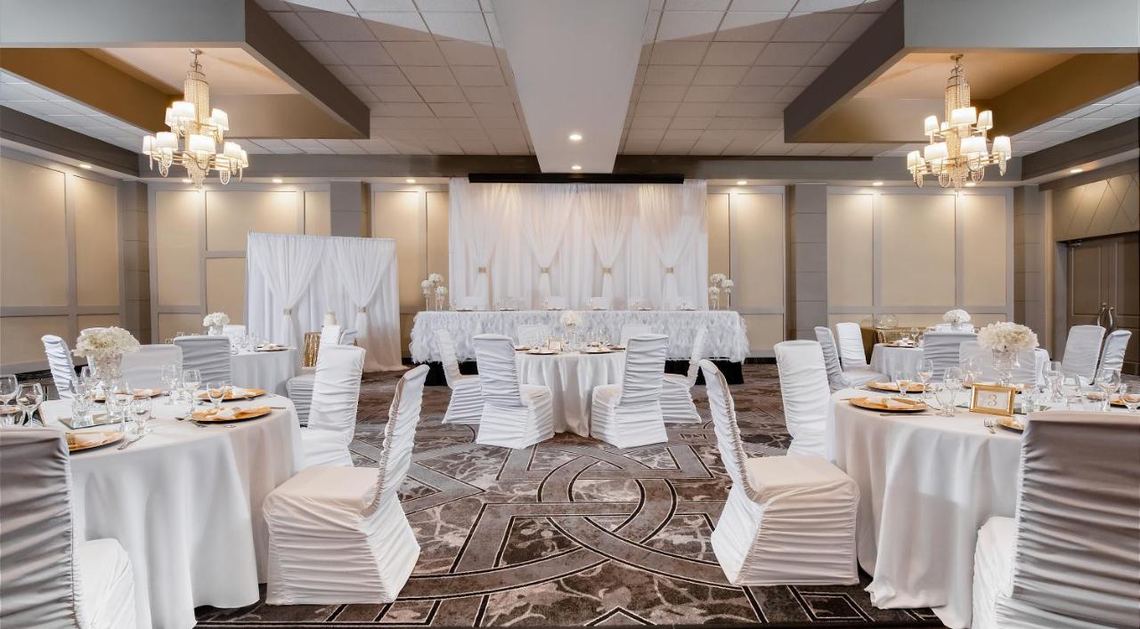 Pomeroy Hotel & Conference Centre Grande Prairie Bagian luar foto