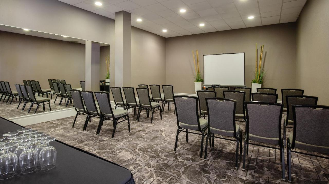 Pomeroy Hotel & Conference Centre Grande Prairie Bagian luar foto
