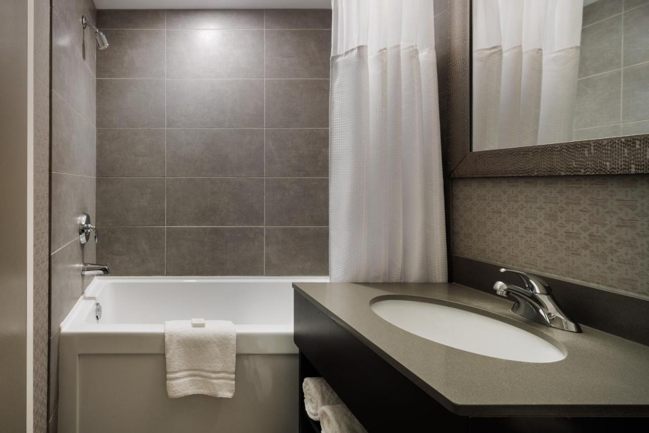 Pomeroy Hotel & Conference Centre Grande Prairie Bagian luar foto