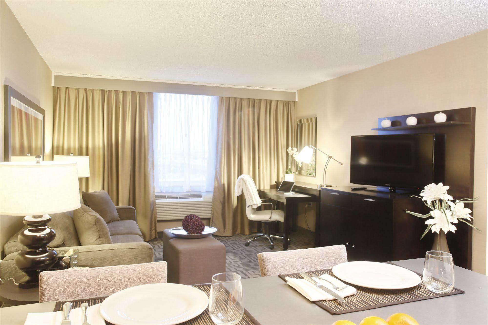 Pomeroy Hotel & Conference Centre Grande Prairie Bagian luar foto